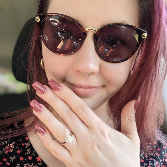 Meet your Posher, Vanessa - Picture 2 of 2